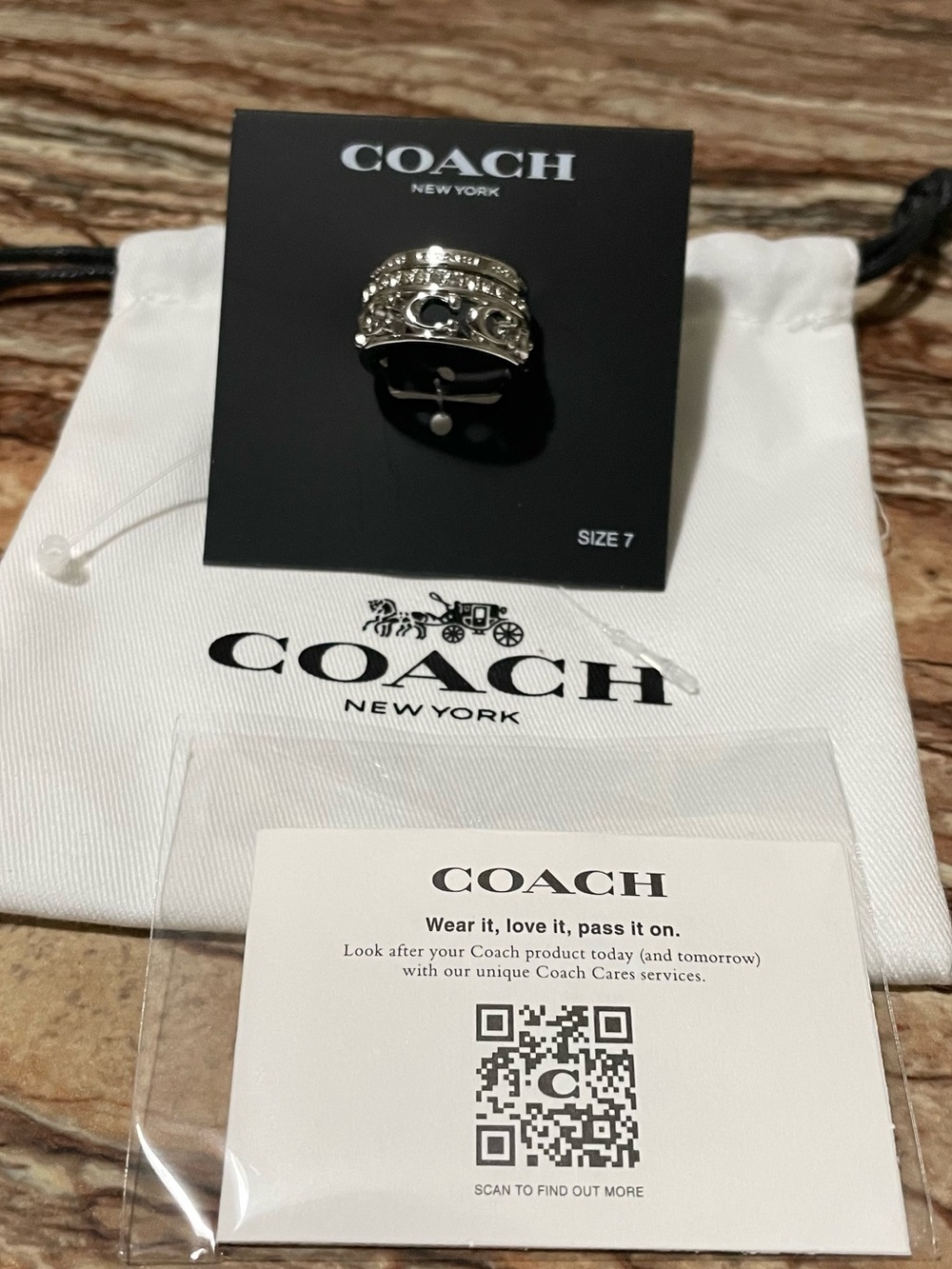 Coach - Picture 4 of 5